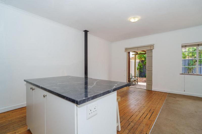 2 Bedroom Property for Sale in Harfield Village Western Cape